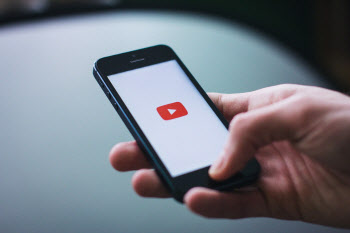 유튜브 뒷광고 논란, 기업의 대응 방향은?