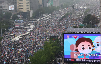 警, 광화문집회 전세버스 리스트 분석착수…역학조사 속도낼듯