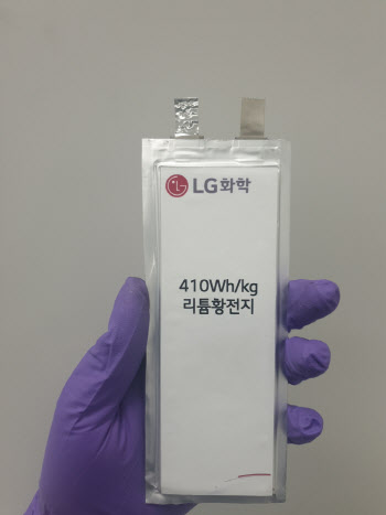 ‘리튬황’ 기술력 선보인 LG화학… ‘차세대 배터리’ 경쟁 본격화(종합)