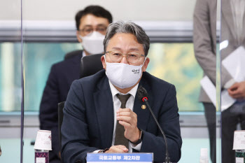 이륜차 배송·대리운전업계·노동계, 표준계약서 도입 협약