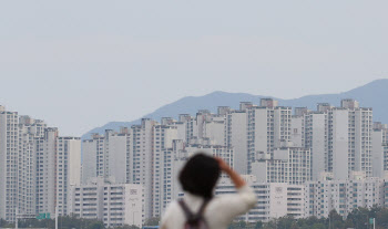 “집줄게, 전세다오”…집주인·세입자 ‘세일즈앤리스백’