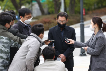 '故 김홍영 검사' 폭행 상관 내달 17일 첫 재판