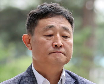 '납품청탁 의혹' 허인회 첫 재판 "혐의 부인…검찰 과잉수사"