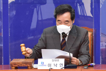 `시련의 계절` 이낙연…시간 촉박한데 대권 도전 첩첩산중