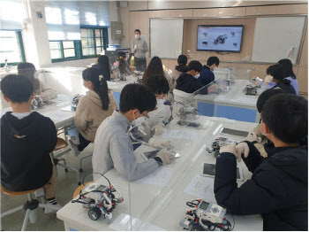 "과학전시관이 학교로 찾아갑니다"