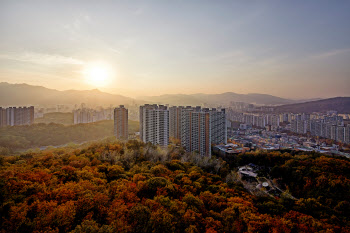 e편한세상 신곡포레스타뷰 가을 전경 ‘눈길’