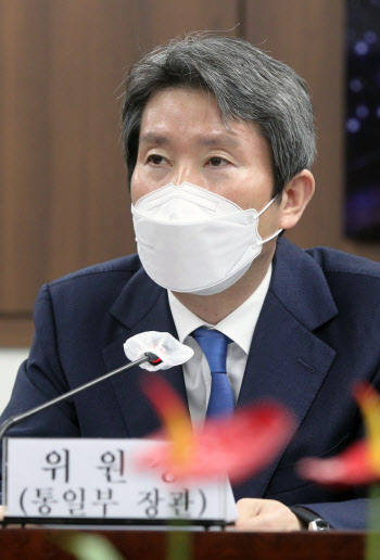 이인영 "남북 관계 유턴 중…1월 이후 北반응 있을 것"