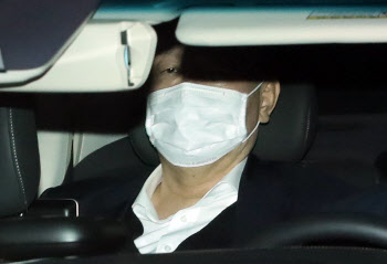 尹, 정직 처분 집행 정지 재판 불출석…오후 심리 시작