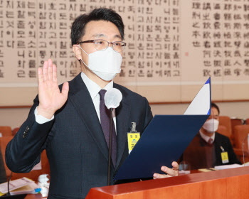 청문회 나선 김진욱 "공수처 가보지 않은 길…국민과 함께 걷겠다"