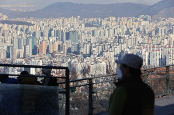 2·4대책에도 수도권 집값 '역대 최고'…서울은 상승폭 둔화