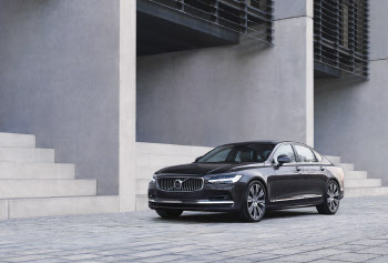 볼보, 마일드 하이브리드 XC90·XC60 예약판매…최대 440만원↓