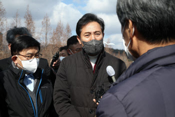 "몰라도 한참 몰라" "편가르기 우려"…조은희·오세훈, 박영선 맹공