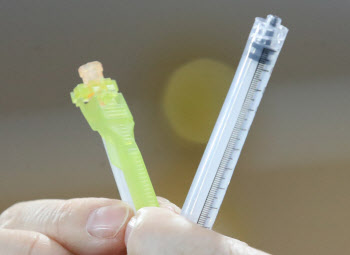 일본이 SOS 친 코로나 백신 K-주사기, '삼성' 있기에 가능했다