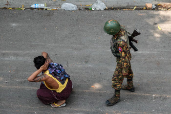 미얀마 쿠데타 한달만에 최악 유혈사태…무차별 총격에 38명 사망