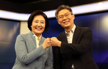 박영선, 범(汎)여권 1차 단일화 시대전환 조정훈에 승리