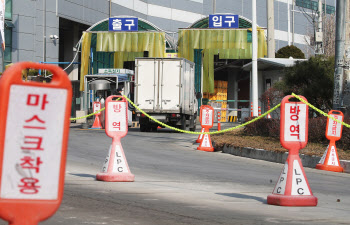 이틀 만에 다시 400명대…경기도서만 188명 확진(종합)