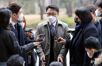 '김학의 출금 사건', 檢 재이첩…이성윤 향한 수사 속도 내나(종합)