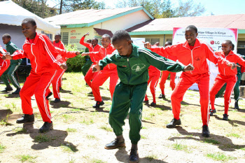 LG전자, 케냐 청각장애인학교 교육환경개선…사회공헌 넓혀