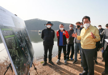 백군기 용인시장, 이동저수지 환경생태공원 현장 점검