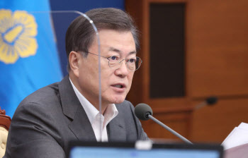 文대통령 “韓경제성장률 3%중반 전망…가장 빨리 회복하는 선도국가 될 것”