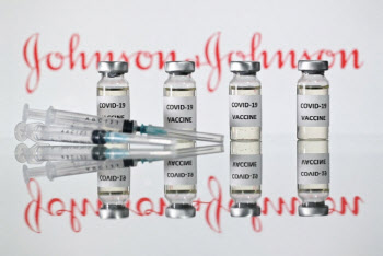 美서 얀센 백신 접종 재개할듯…CDC 자문기구 "사용 권고"