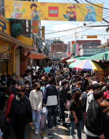 신규 확진자 463명…주말 '총 검사 감소' 영향(종합)