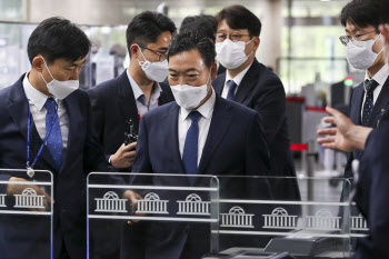 김오수, 검찰개혁 성공적 안착 자신…"신뢰받는 공정한 檢 만들겠다"