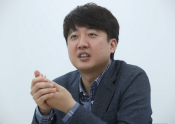 ‘할당제 폐지’ 이준석 “여성·청년 정계진출 성공 여부 재평가해야”