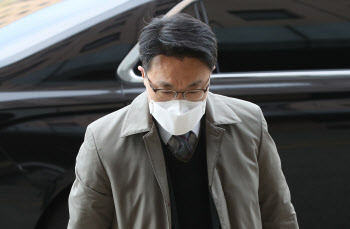 사건 '욕심'내는 공수처…'보여주기식' 수사 우려