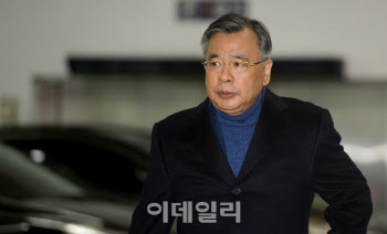 '수산업자 포르쉐 의혹' 박영수 특검, 사의 표명…"도의적 책임"