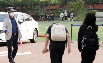 남.여학교 다니는 학생이 남녀공학 재학 중고생 보다 비만 위험 높아