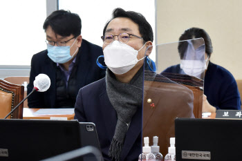 윤영찬 "경기도 교통연수원 사무처장, 명백한 선거개입"