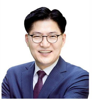 '아내 폭행 혐의' 이정훈 강동구청장, 경찰 입건