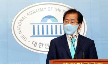 "尹 이기면 큰일" 막말에…홍준표, 김재원 징계 요청서 제출