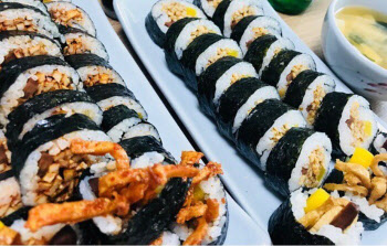 코로나19에 '김밥 식중독'까지…소비자·상인 모두 '고통'