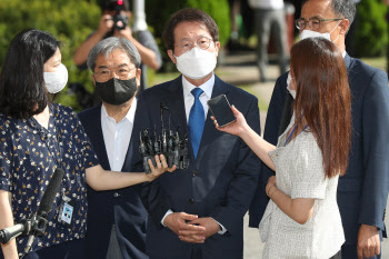 공수처, 조희연 '기소의견' 검찰 송치…협의 입증 자신