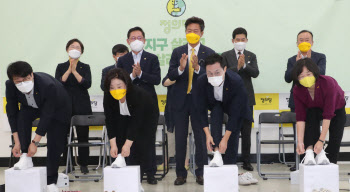 변곡점 필요한 정의당, 경선 흥행에 총력 