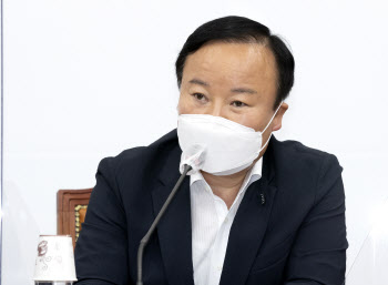 김재원 “곽상도, 의원직 사퇴 가능성 없어…이재명과 투쟁할 것”