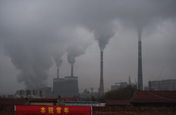 ‘세계의 공장’ 중국 전력난…글로벌 공급난 심화 우려