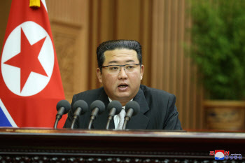 ‘강온전략’ 들고 등판한 北 김정은…통신선 복원 의도는?