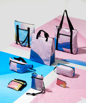 현대百, 현수막 재활용 ‘업사이클 패션 가방’ 출시