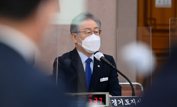 野 “확정이익 집착한 설계자는 죄인” vs “설계자는 착한사람”