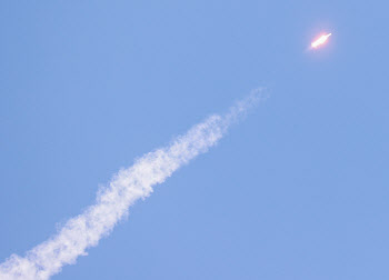 국산 로켓 ‘누리호’ 우주 날았지만…위성 궤도 안착은 '미완'으로