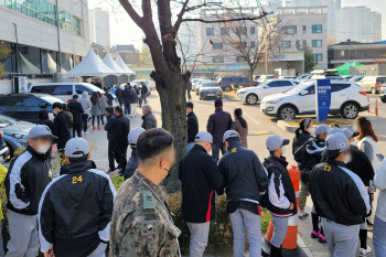 코로나19 위험도 평가기준 내일 공개, '부스터샷' 간격도 단축할 듯