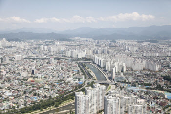 집값 떨어지고 미분양 쌓이자 규제지역 풀어달라는 대구