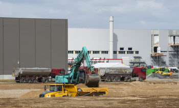 '유럽 최대 생산거점’ 테슬라 독일 기가팩토리 막판 진통