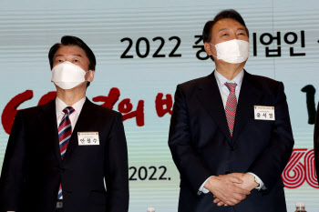 2030서 우세한 안철수 "내 색깔 확실…무슨 차별점 더 필요하나"