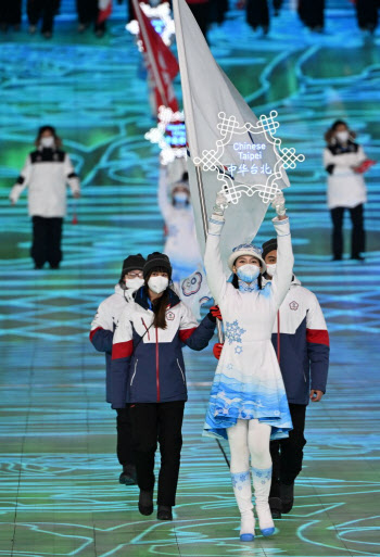 중국, 평화의 제전서 '한복 공정'…2008년 올림픽 때도 전적 있었다