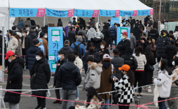 감염병 전문가 “코로나가 드라마면… 엔딩까지 두 화 남았다”