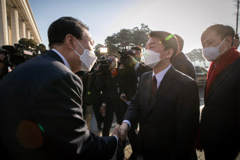 "안철수, 윤석열 맹비난 하더니"…여권 인사들, '野 단일화' 비판